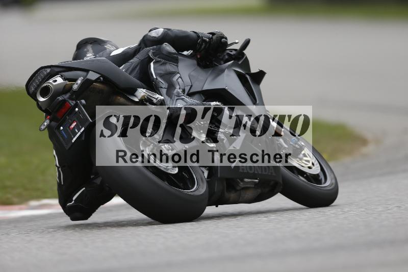 /Archiv-2024/70 16.09.2024 Plüss Moto Sport ADR/Freies Fahren/unklar